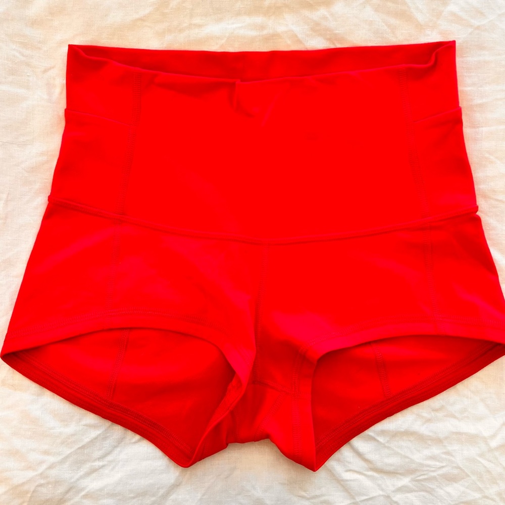 lululemon high waisted hot yoga shorts